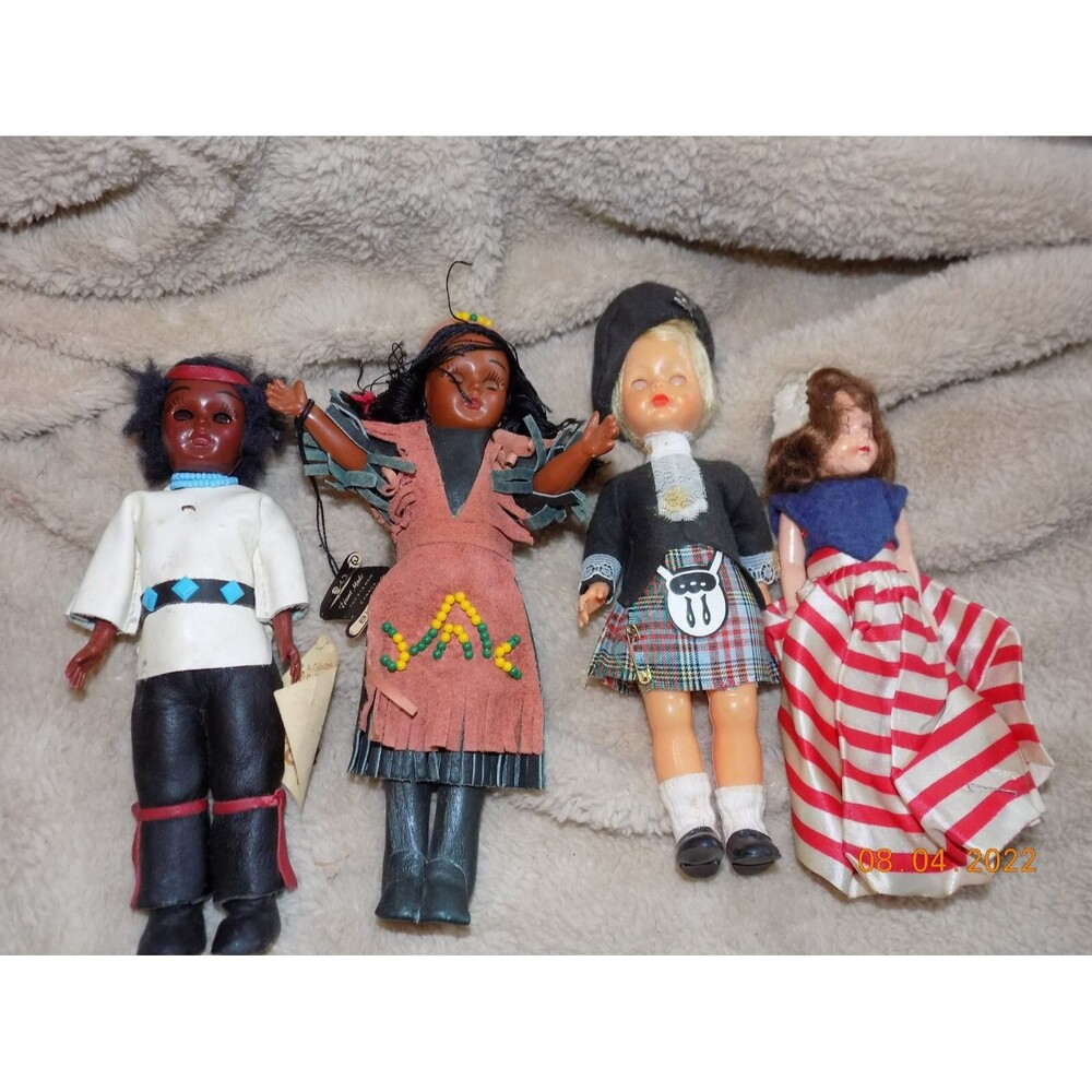 Lot of vintage Native American and World dolls